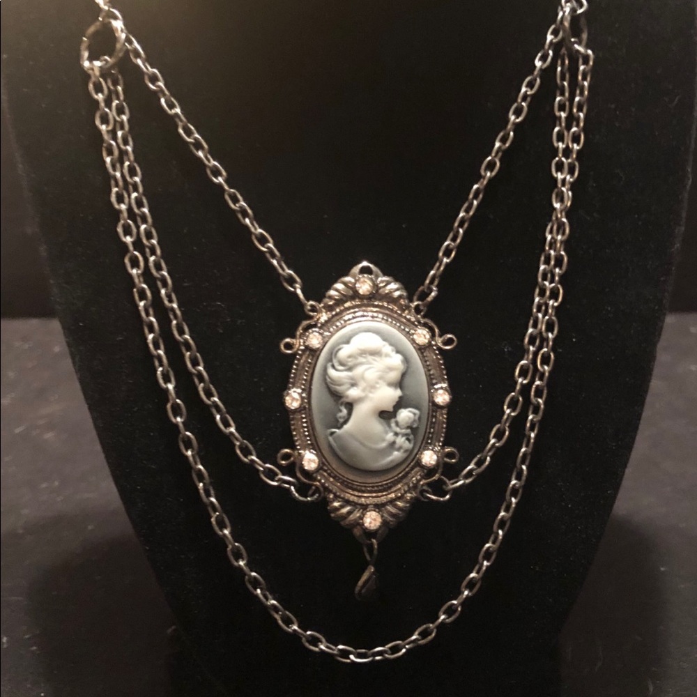 Necklace - Picture 2 of 7